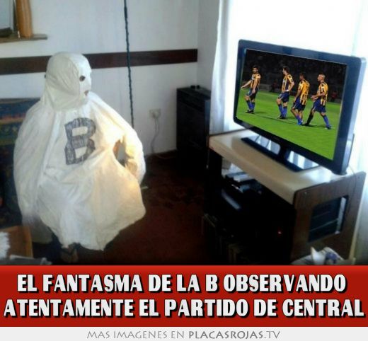 EL FANTASMA DE LA B OBSERVANDO  ATENTAMENTE EL PARTIDO DE CENTRAL