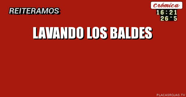 Lavando los baldes